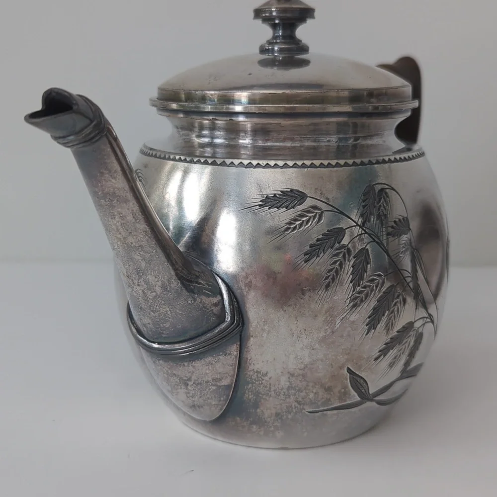 Meridien B. Company Quadruple Plate Lidded Tea Pot Wood Handle 1965 Vintage